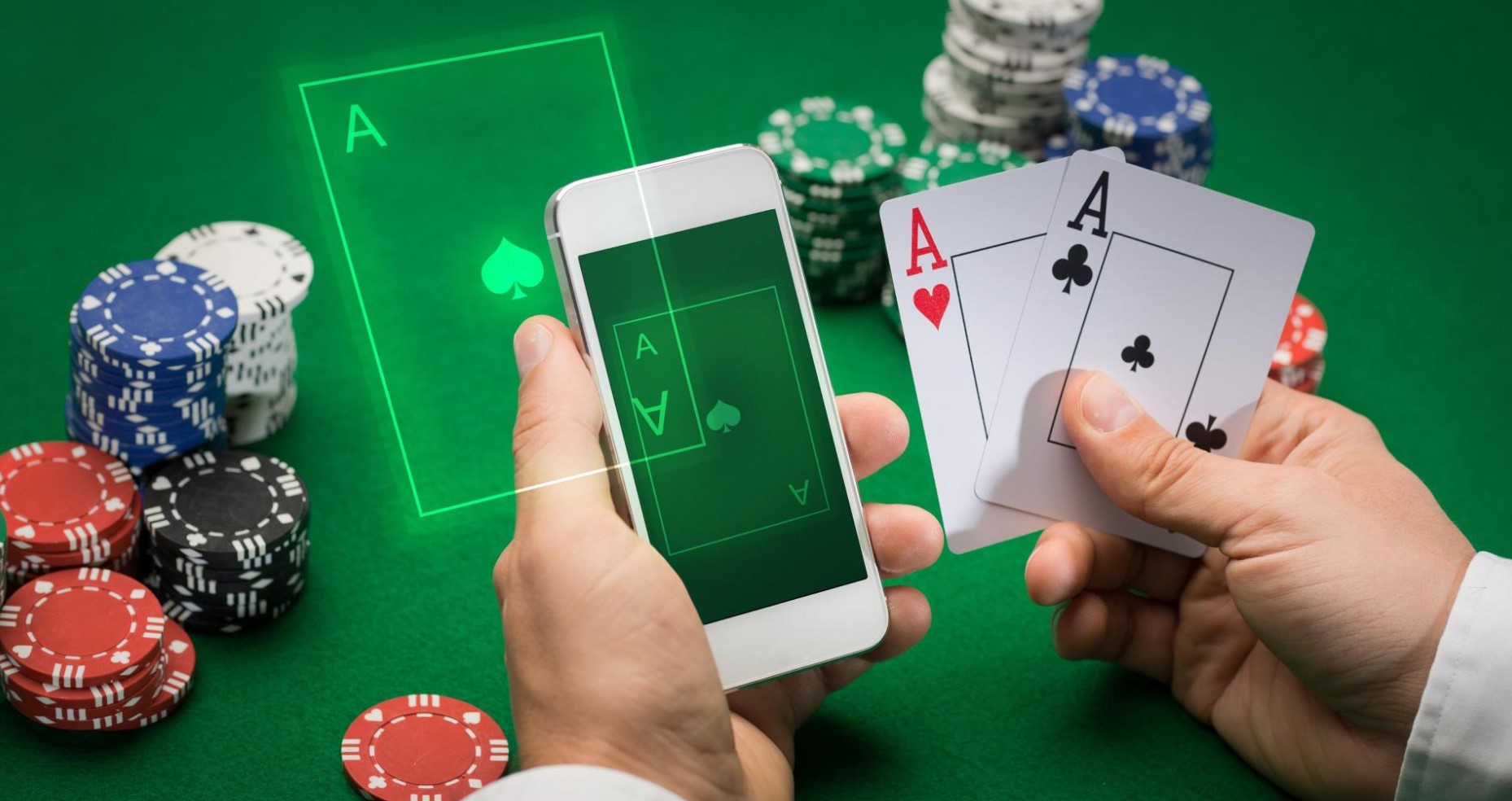 Игра в покер на мобильных устройствах: плюсы и минусы.